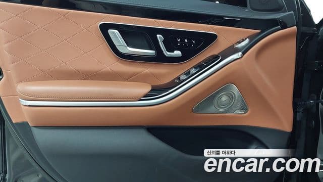 Mercedes-Benz S-Class 2023 — ფოტო 15/20
