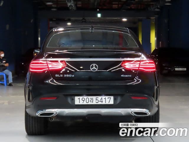 Mercedes-Benz GLE-Class 2018 — ფოტო 2/20