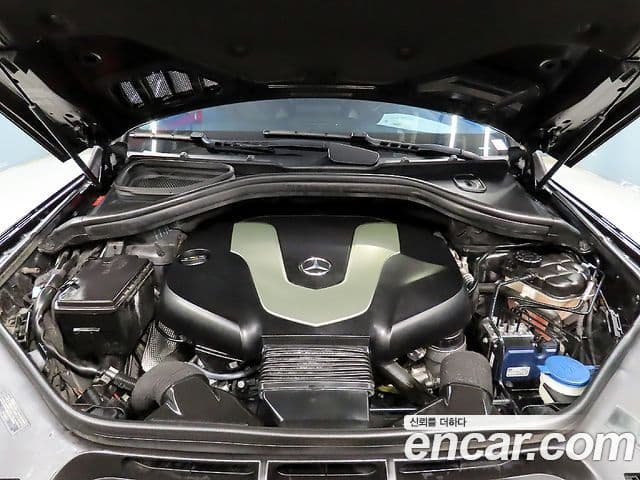 Mercedes-Benz GLE-Class 2018 — ფოტო 18/20