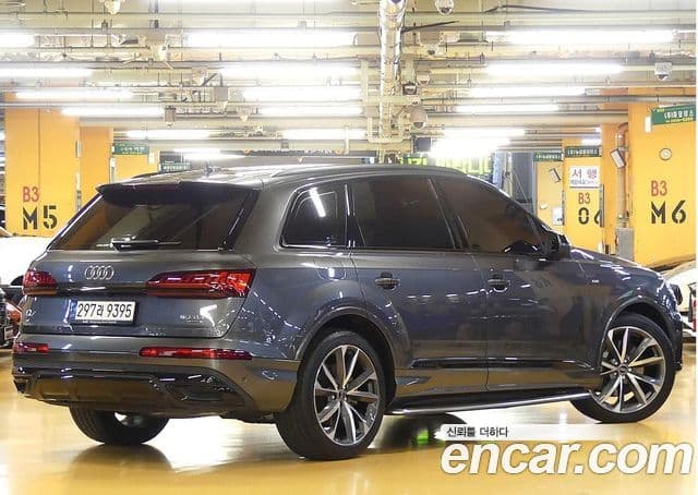Audi Q7 2023 — Şəkil 1/20