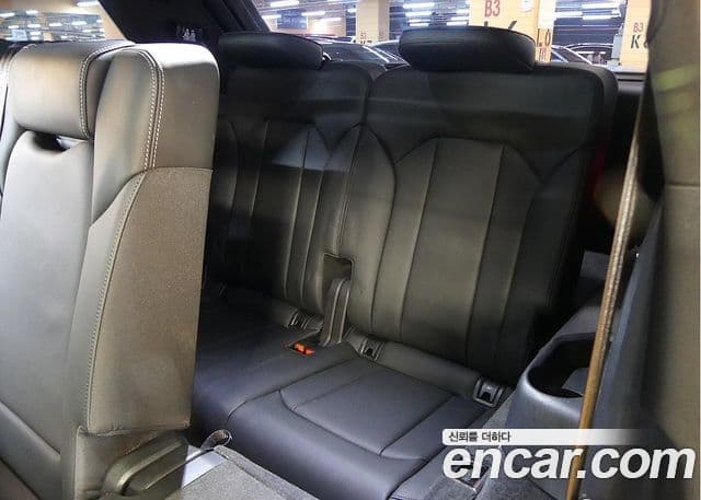 Audi Q7 2023 — Şəkil 17/20