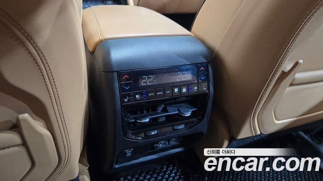 Jeep Grand Cherokee 2022 — Photo 16/40