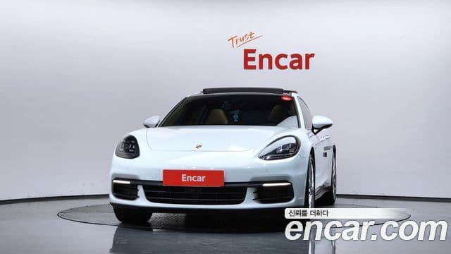 Porsche Panamera 2018 — Şəkil 12/40