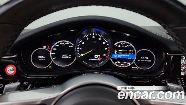 Porsche Panamera 2018 — Şəkil 2/40