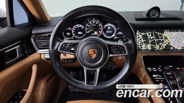 Porsche Panamera 2018 — Şəkil 22/40