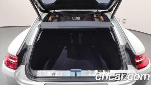 Porsche Panamera 2018 — Şəkil 8/40