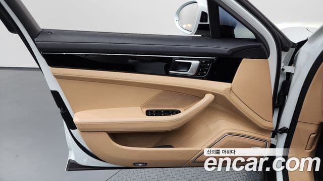 Porsche Panamera 2018 — Şəkil 20/40