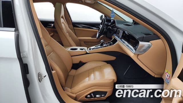 Porsche Panamera 2018 — Şəkil 27/40