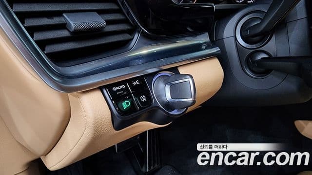Porsche Panamera 2018 — Şəkil 13/40