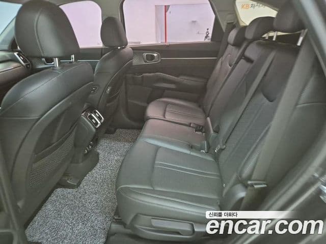 Kia Sorento 2021 — ფოტო 8/19