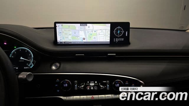 Genesis GV70 2021 — Şəkil 14/20