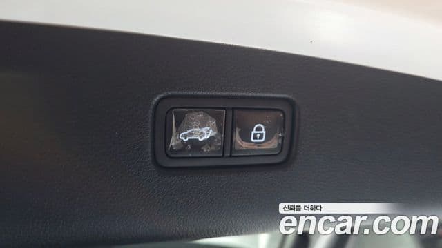 Genesis GV70 2021 — Photo 15/34