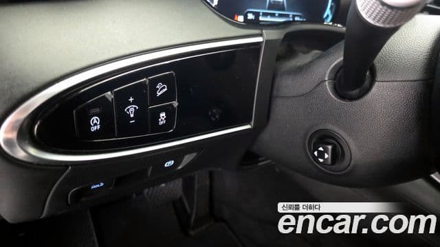 Genesis GV70 2021 — Photo 23/34