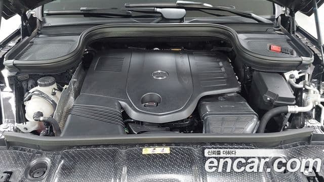 Mercedes-Benz GLE-Class 2024 — Photo 18/20