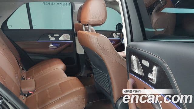 Mercedes-Benz GLE-Class 2024 — Photo 7/20
