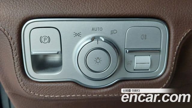 Mercedes-Benz GLE-Class 2024 — Photo 11/20
