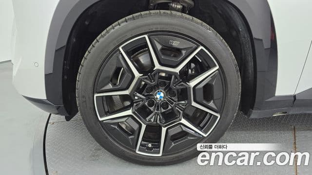 BMW XM 2025 — ფოტო 5/20