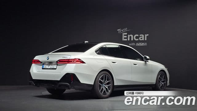 BMW 5 Series 2025 — ფოტო 2/20