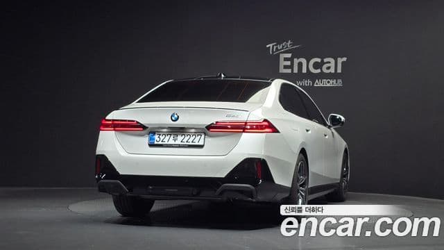 BMW 5 Series 2025 — ფოტო 4/20