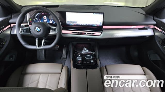 BMW 5 Series 2025 — ფოტო 7/20