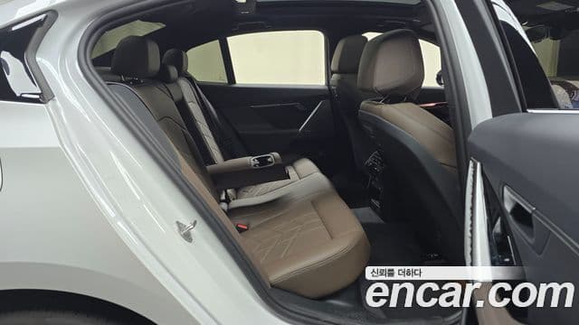 BMW 5 Series 2025 — ფოტო 12/20