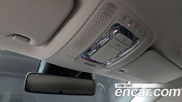 Mercedes-Benz A-Class 2020 — ფოტო 19/20