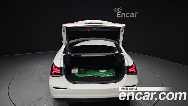 Mercedes-Benz A-Class 2020 — ფოტო 20/20