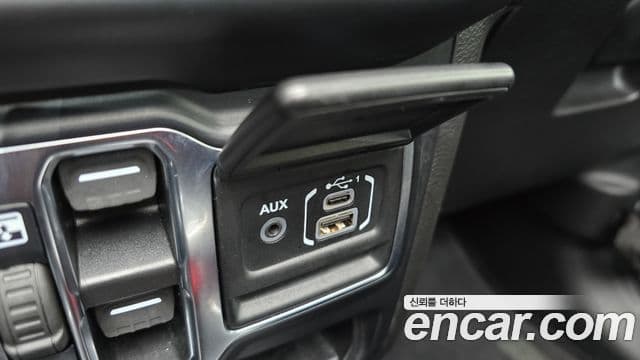 Jeep Wrangler 2022 — Фото 12/20