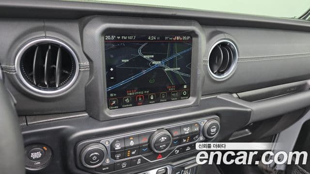 Jeep Wrangler 2022 — Фото 13/20