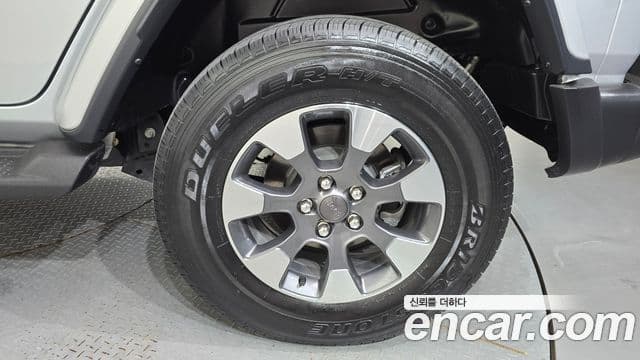 Jeep Wrangler 2022 — Photo 19/35