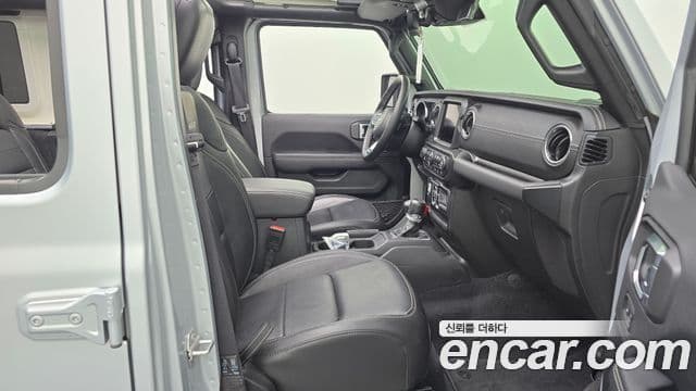 Jeep Wrangler 2022 — Photo 22/35