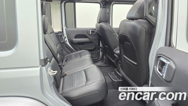 Jeep Wrangler 2022 — Photo 30/35