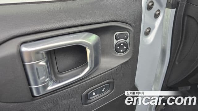 Jeep Wrangler 2022 — Photo 31/35