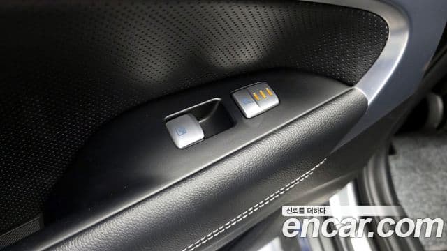 Genesis G70 2020 — Şəkil 19/20