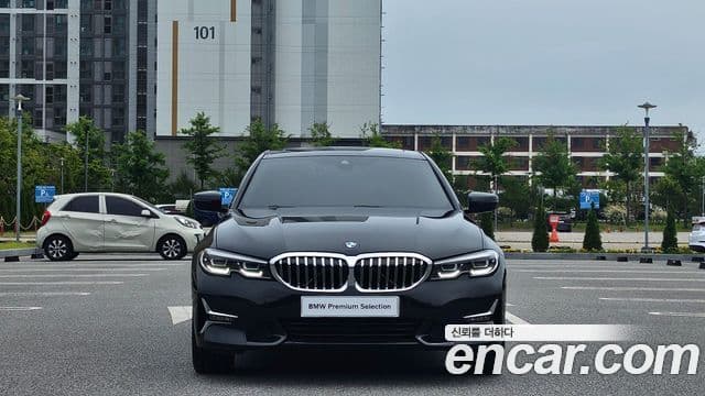 BMW 3 Series 2021 — ფოტო 2/20