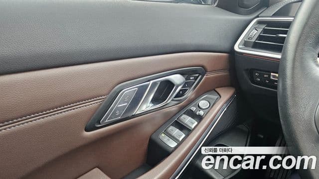 BMW 3 Series 2021 — ფოტო 12/20