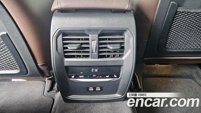 BMW 3 Series 2021 — ფოტო 14/20