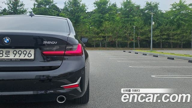 BMW 3 Series 2021 — ფოტო 20/20