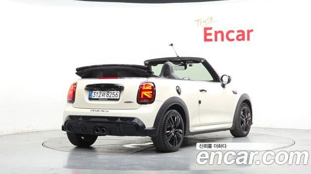 Mini Cooper S Convertible 2021 — ფოტო 2/20