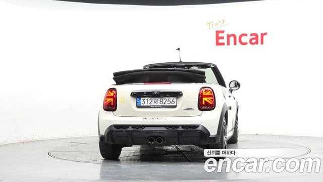 Mini Cooper S Convertible 2021 — ფოტო 4/20