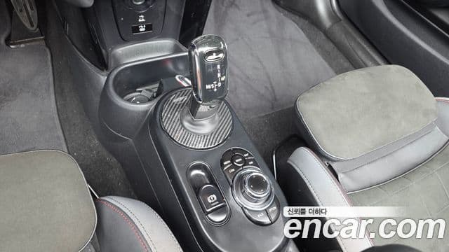 Mini Cooper S Convertible 2021 — ფოტო 8/20