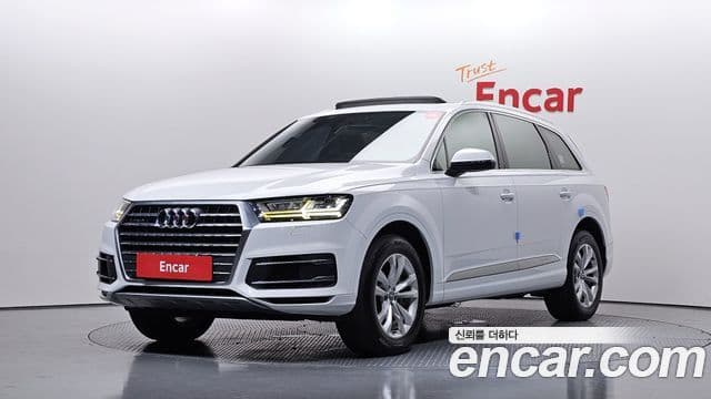 Audi Q7 2019 — ფოტო 1/20