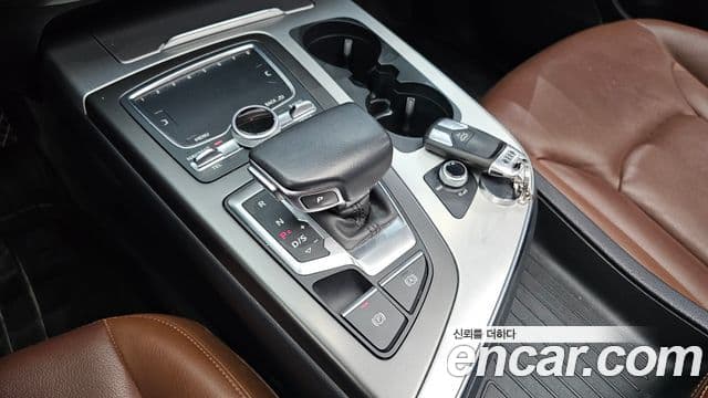 Audi Q7 2019 — ფოტო 9/20
