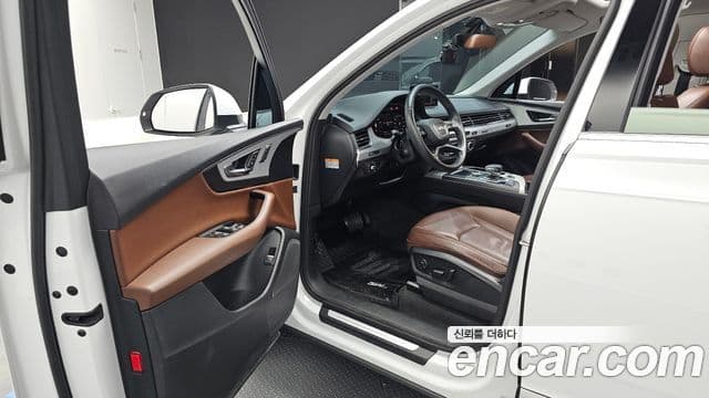 Audi Q7 2019 — ფოტო 10/20