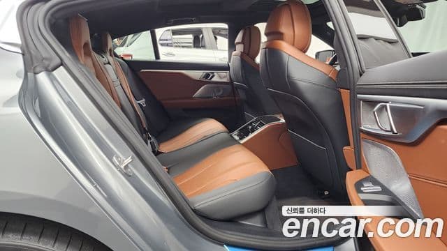 BMW 8 Series 2024 — Şəkil 12/20
