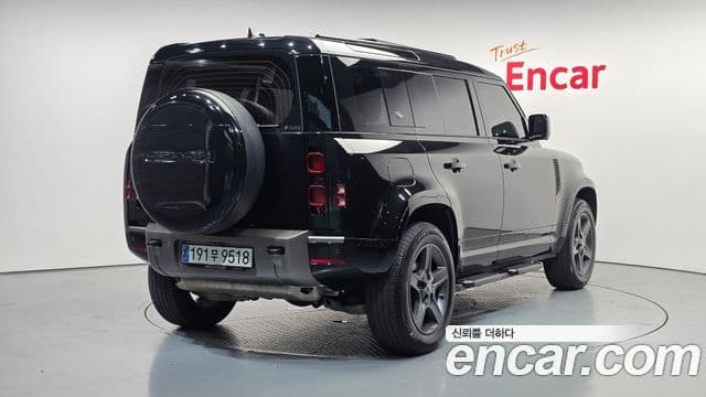 Land Rover Defender 2024 — Фото 2/20