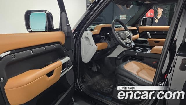 Land Rover Defender 2024 — Фото 10/20