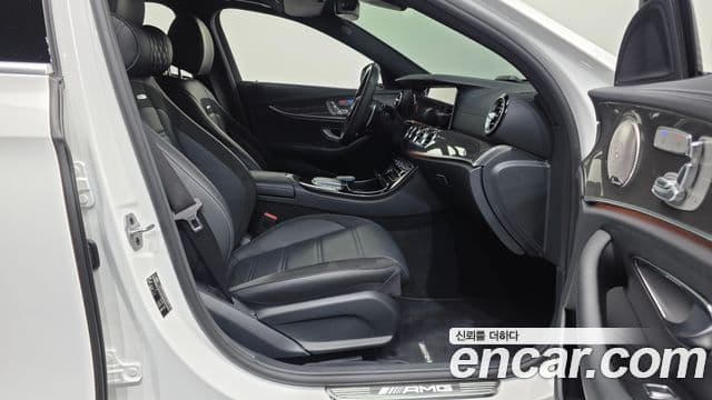 Mercedes-Benz E-Class 2022 — Фото 11/20