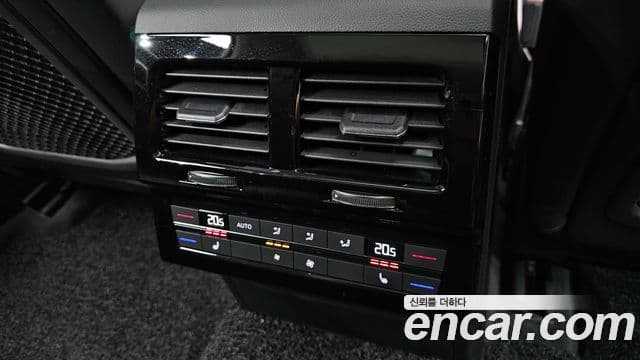 Volkswagen Touareg 2025 — Photo 4/33