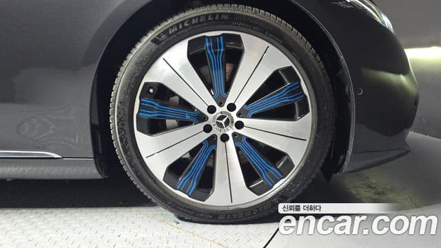 Mercedes-Benz EQS 2022 — ფოტო 24/33